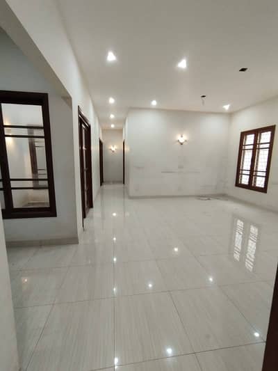 PRIME SILENT COMMERCIAL INDEPENDENT DOUBLE STOREY 10*-ROOM FOR RENT GULSHAN-E-IQBAL BLOCK 10a | MAIN 60 FT ROAD