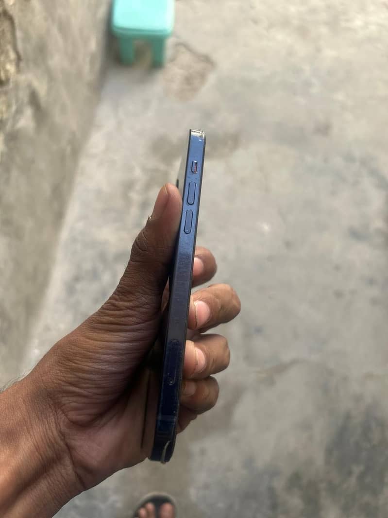 Apple iPhone 12 0