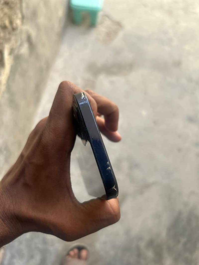 Apple iPhone 12 2