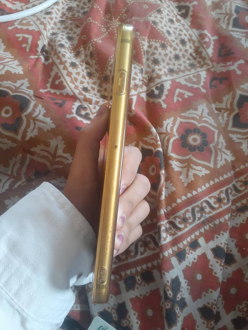 Apple iPhone 6 Plus 3