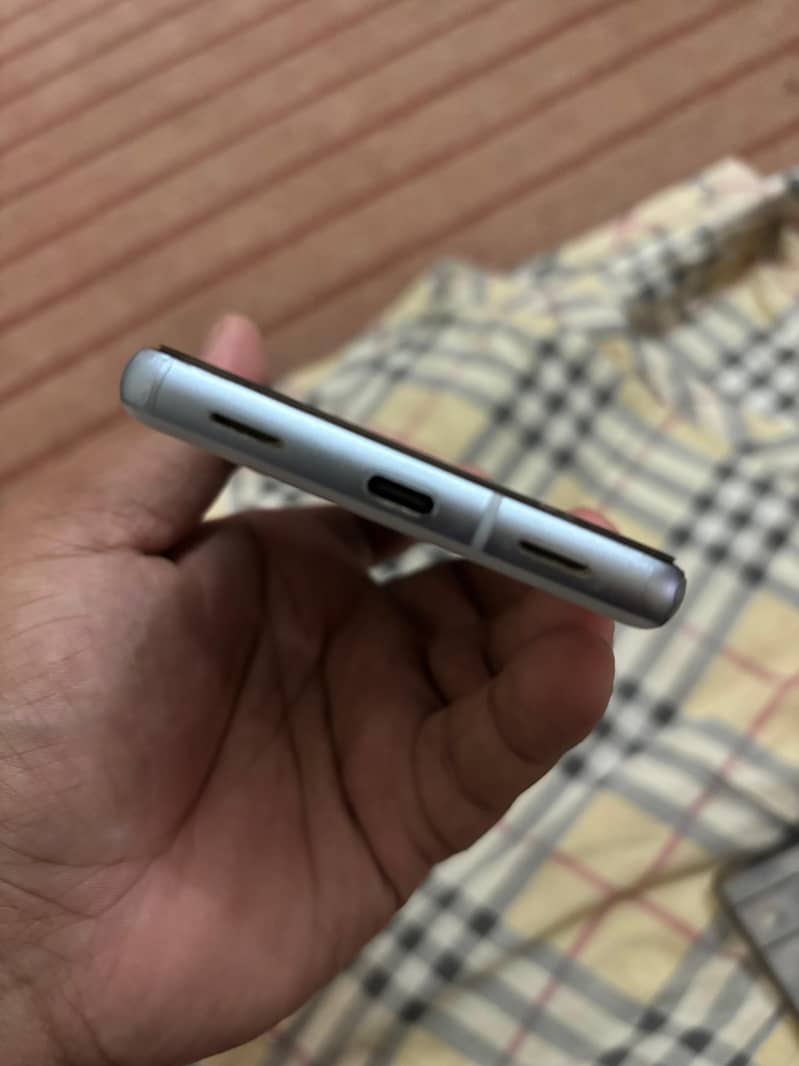 Google Pixel 7a 2