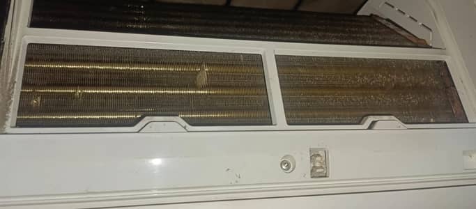 Hair AC 1.2 ton dc inverter for in best condition and working