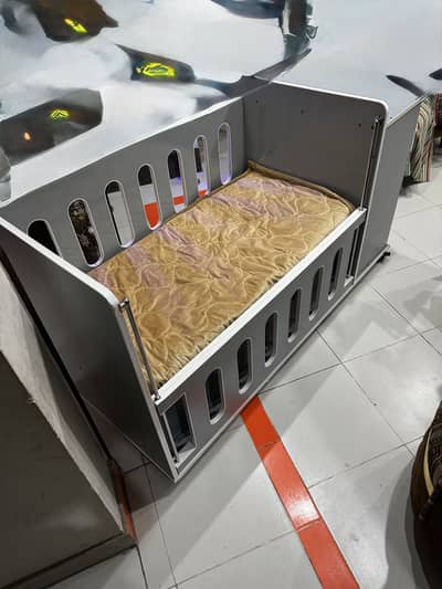 baby cot urjent sale