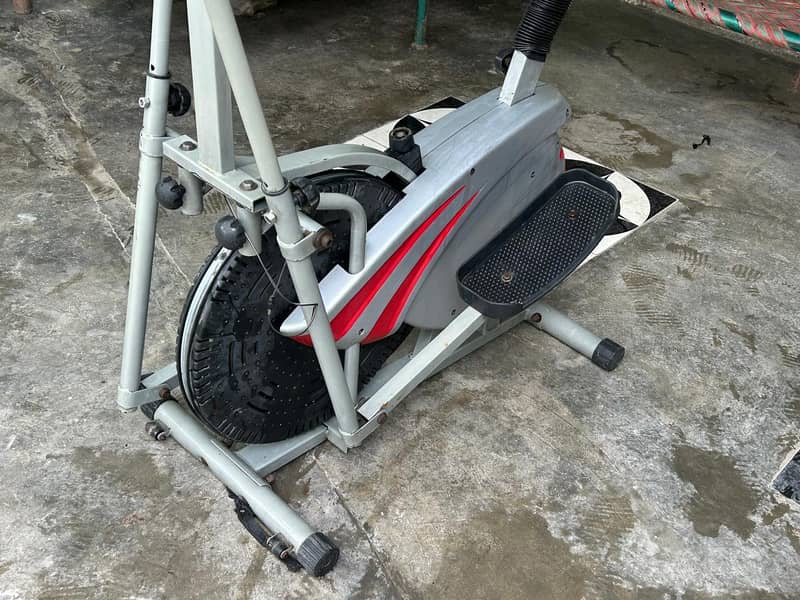 exercise cycle/bikes 4