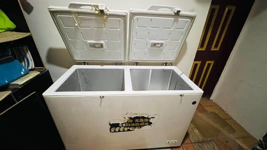 Waves Double Door Deep Freezer, Perfect for Meat Freezing