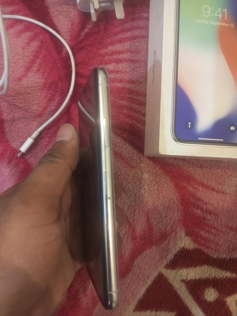 Apple iPhone X 3