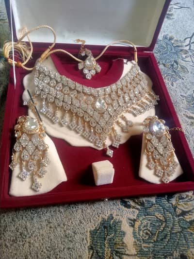 white jewelry set
