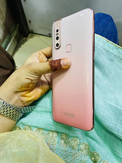 Vivo V15 8 /256 gb pta approved
