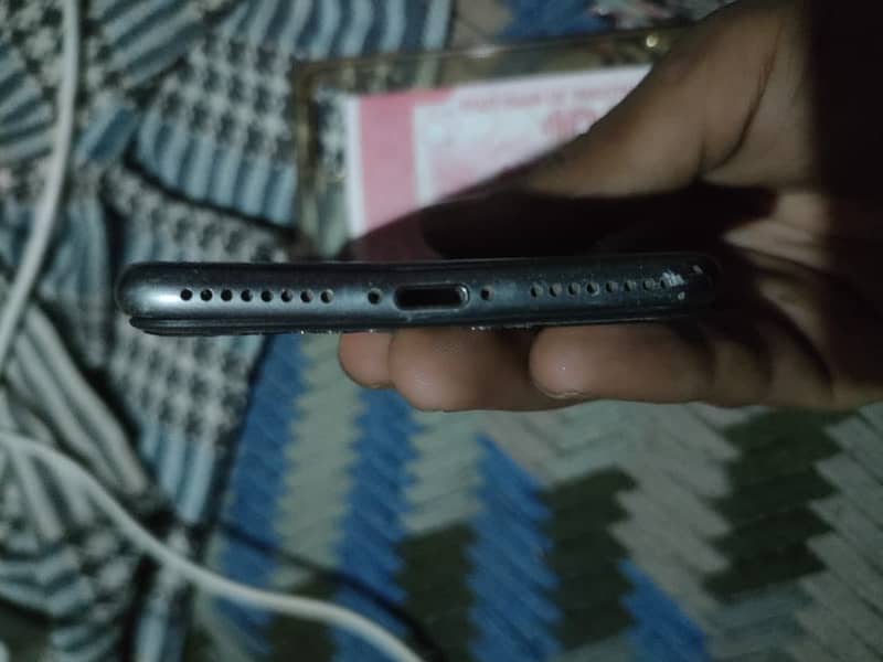 Apple iPhone 8 Plus 3