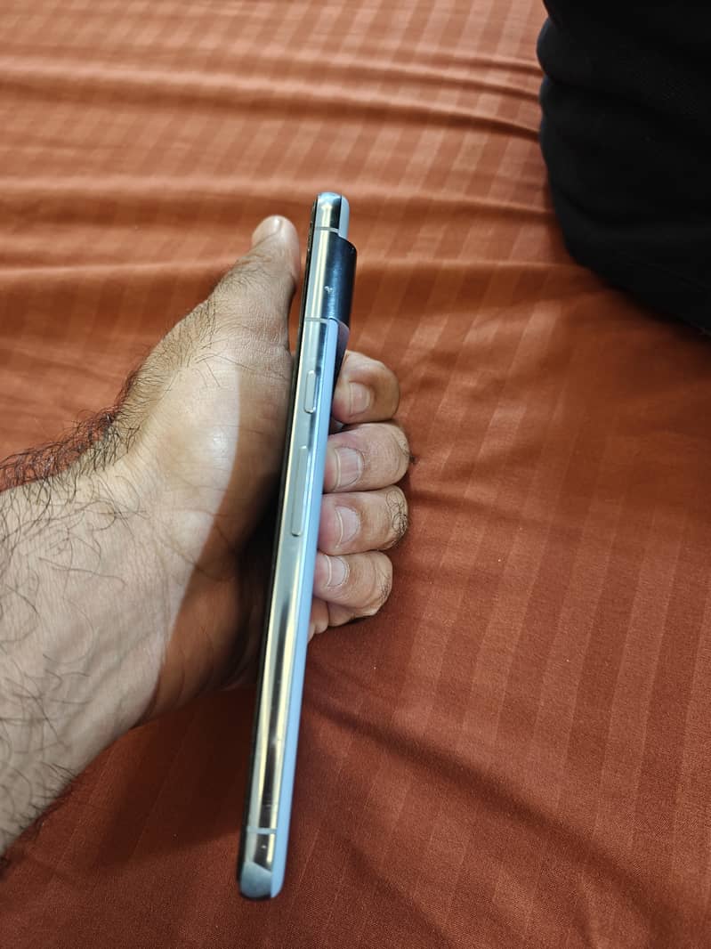 Google Pixel 8 Pro 2