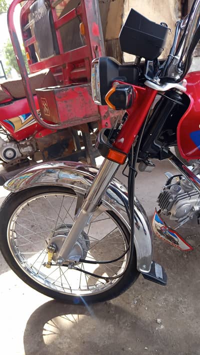 Honda CD 70/2025 model almost New condition urgent base sale