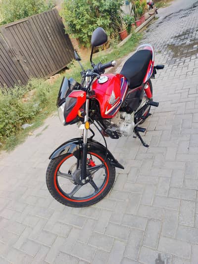 Honda CB 125F