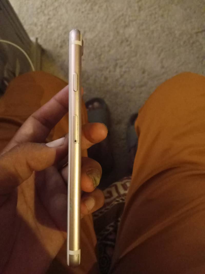 Apple iPhone 7 Plus 2