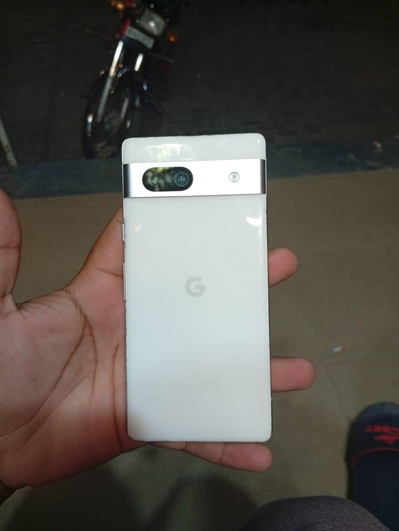 Google Pixel 7a 2