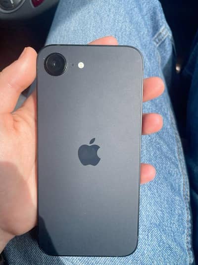 Apple iPhone 16e