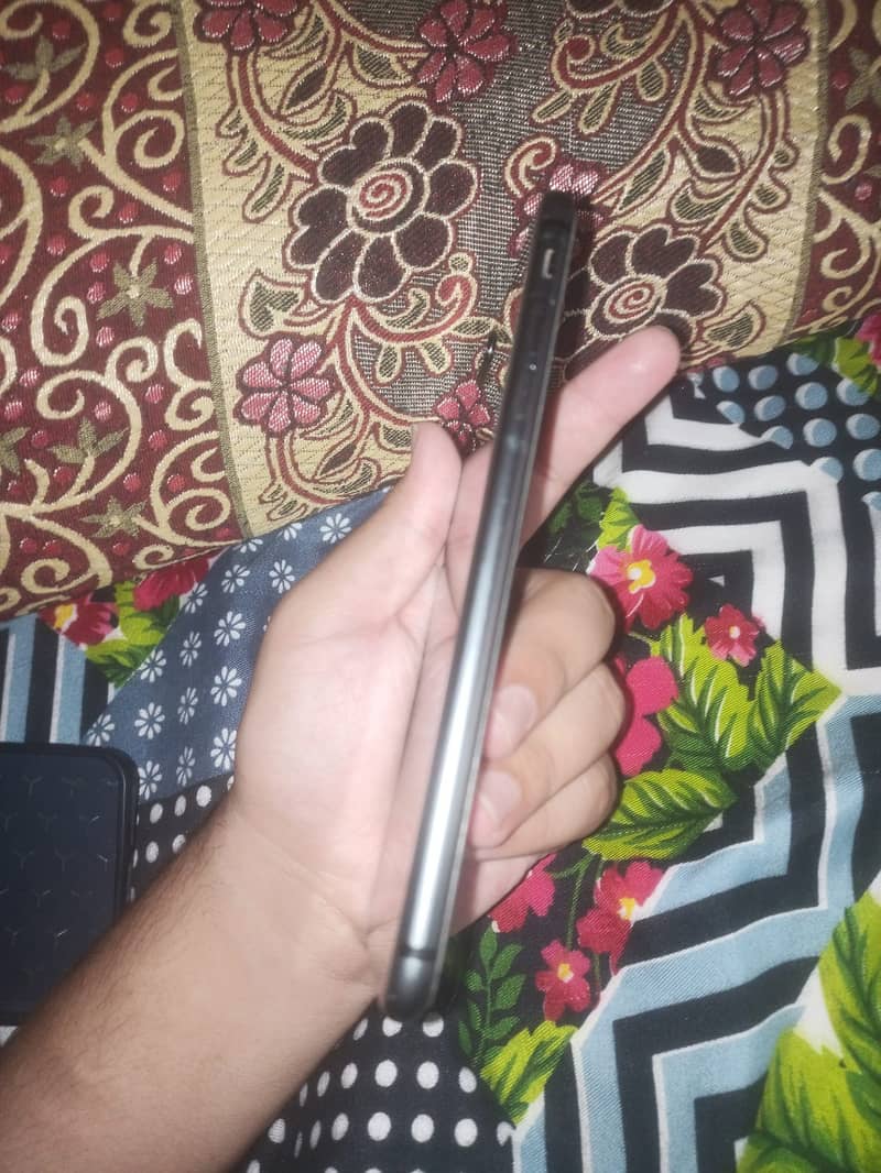 Apple iPhone 8 Plus 2