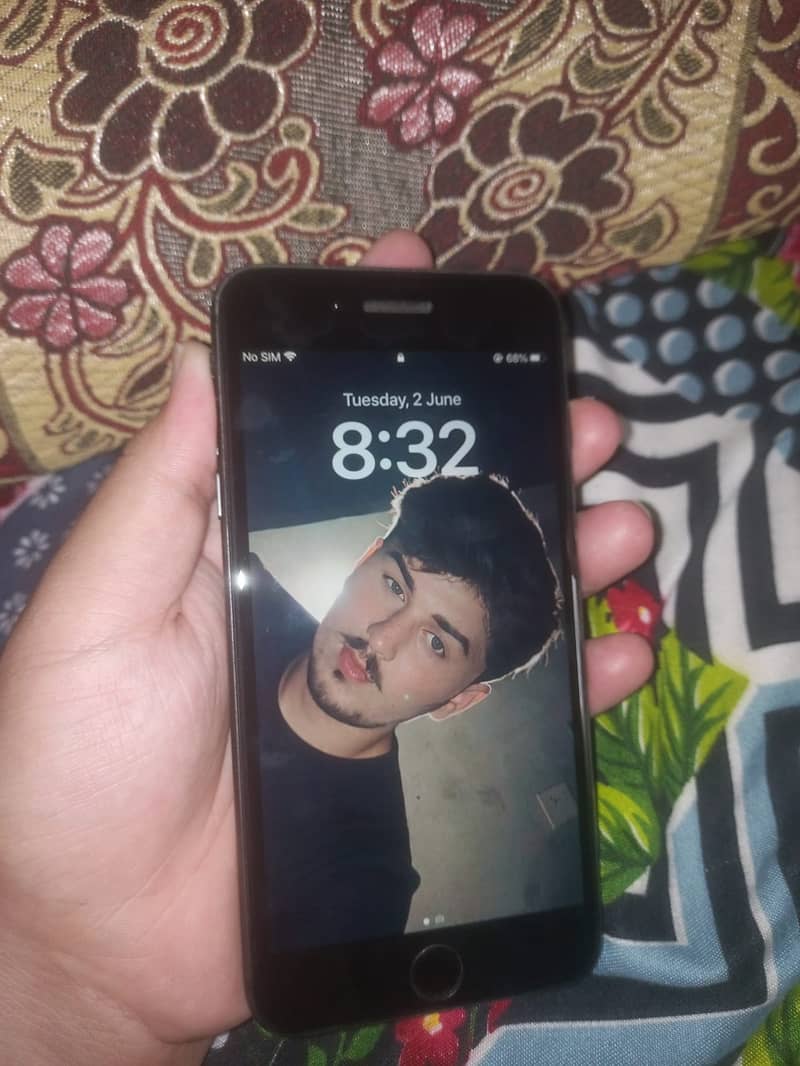 Apple iPhone 8 Plus 3