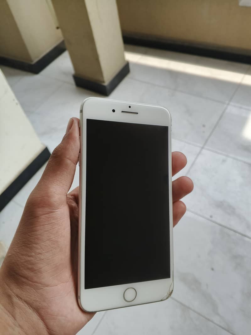 Apple iPhone 7 Plus 1