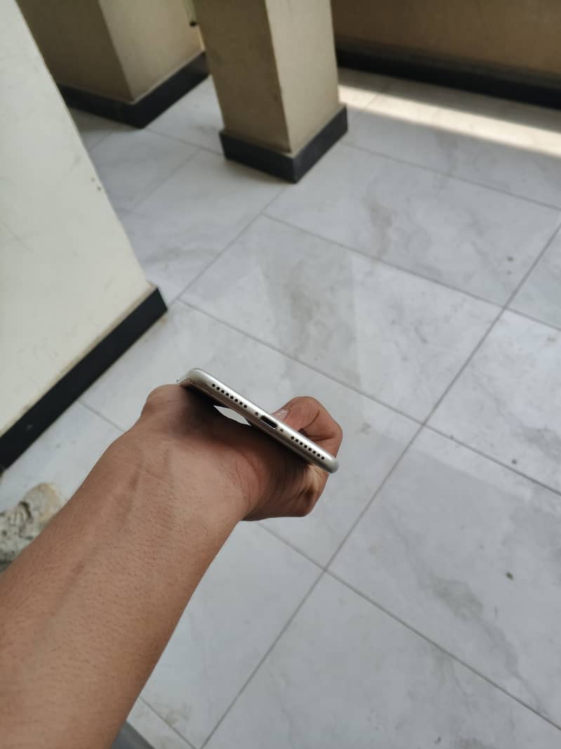 Apple iPhone 7 Plus 4