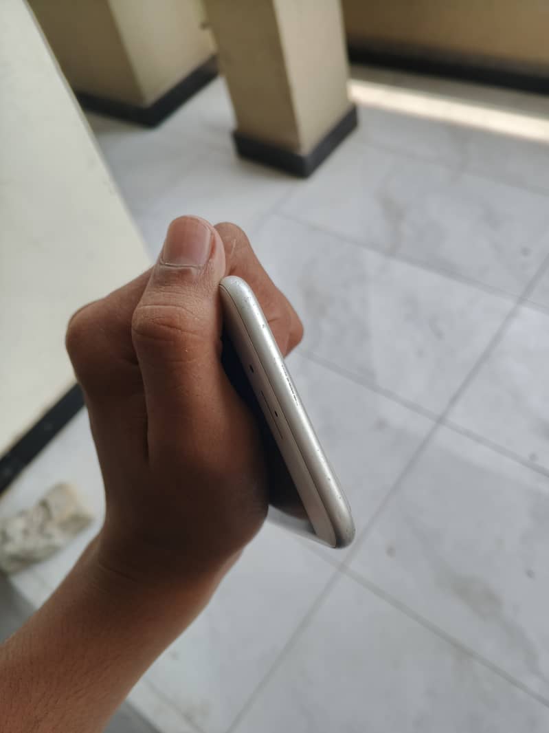Apple iPhone 7 Plus 5