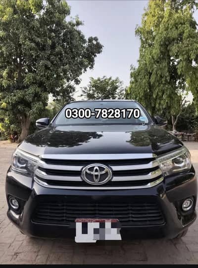 Toyota Hilux revo black