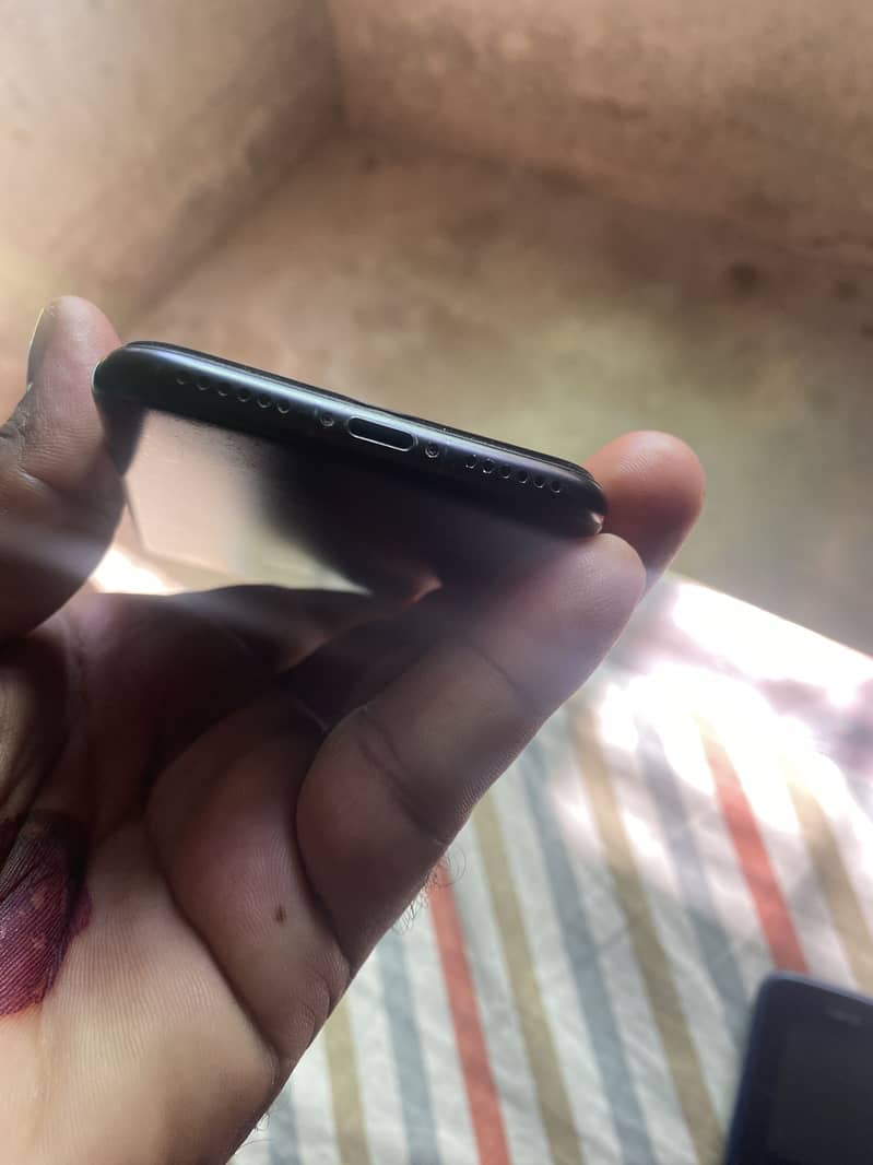 Apple iPhone 7 4