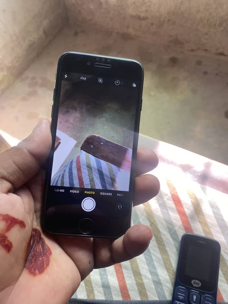 Apple iPhone 7 7