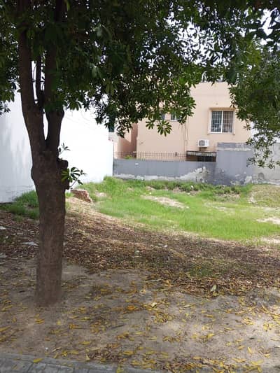 10M Hot Location Plot For Sale Bahria town Lahore
