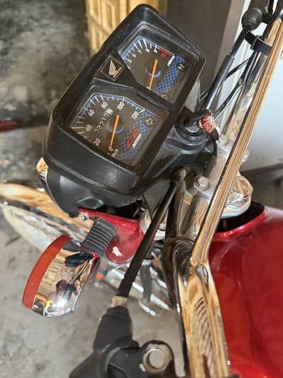 Honda 125 Red Color Brand New Only few km drivens