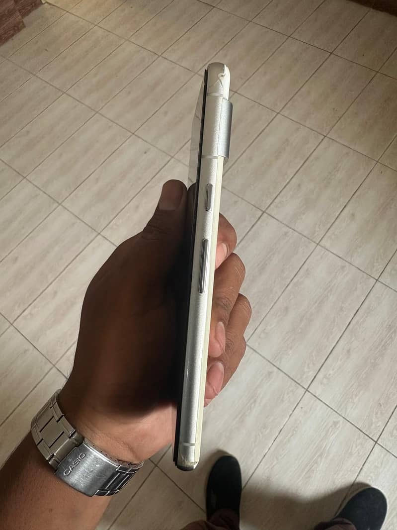 Google Pixel 7 4