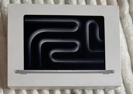 Apple Macbook Air M5 pro M4 air available with Box