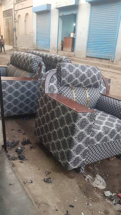 brand new sofa set. 1.2. 3 wholsel par available hei.