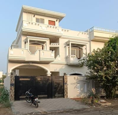 10 Marla House available for sale