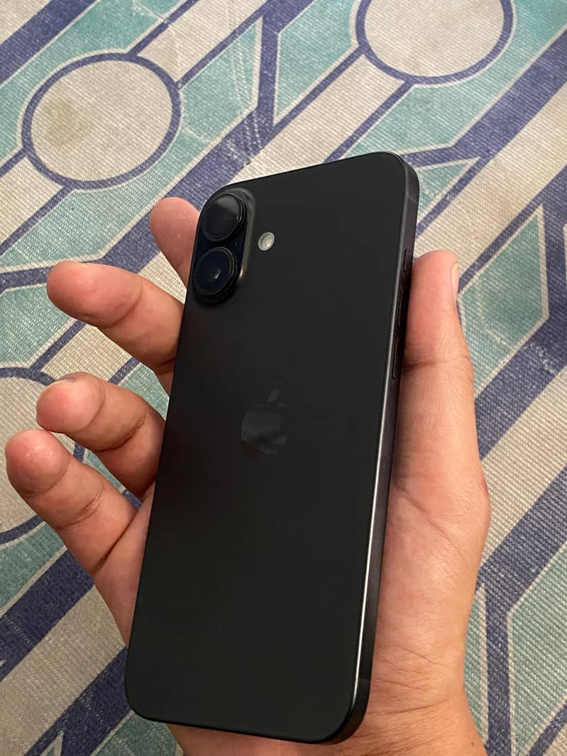 Apple iPhone 16 Plus 1