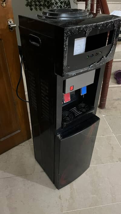 PEL GLASS DOOR UNUSED WATER DESPANCER FOR SALE