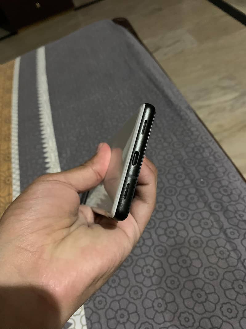 Google Pixel 6a 5