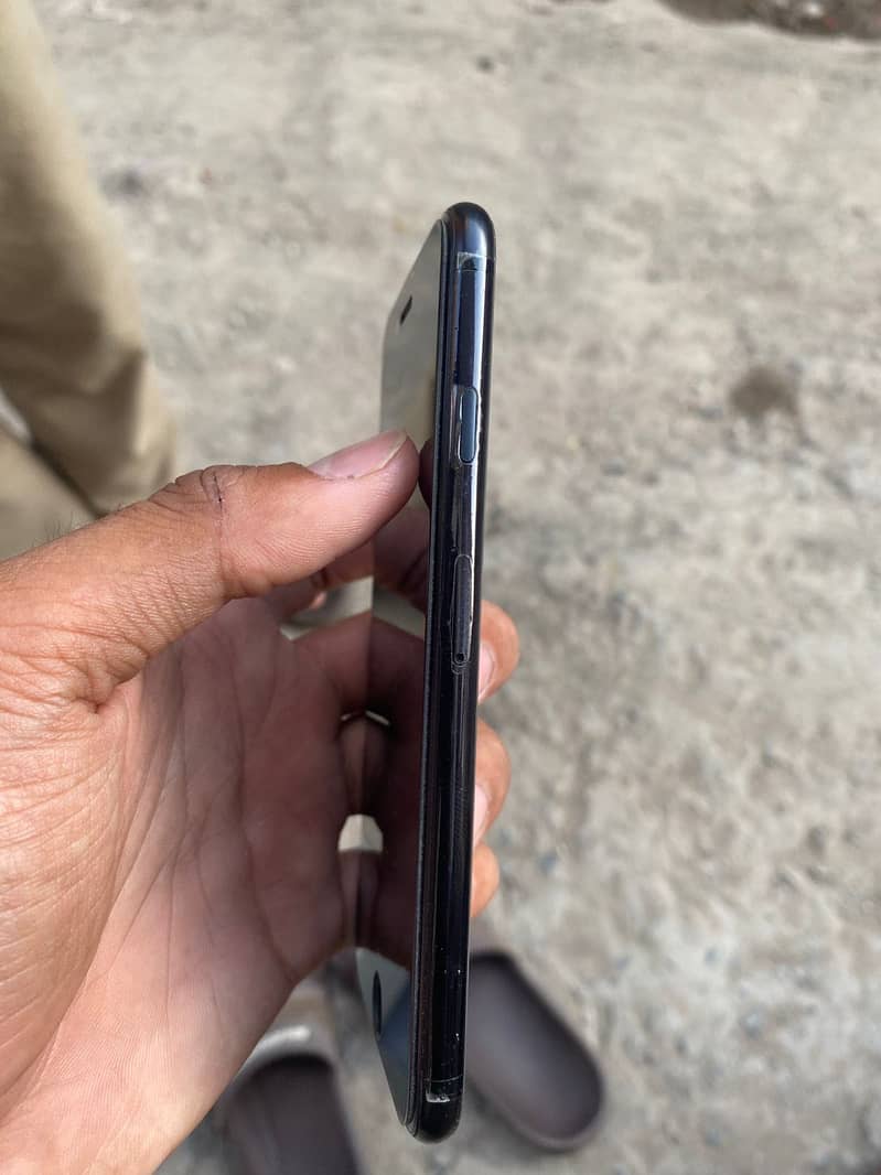 iPhone 0