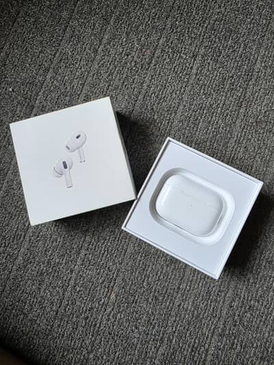 Apple AirPods Pro 2nd Gen (USB-C) - Brand New 10/10 Condition