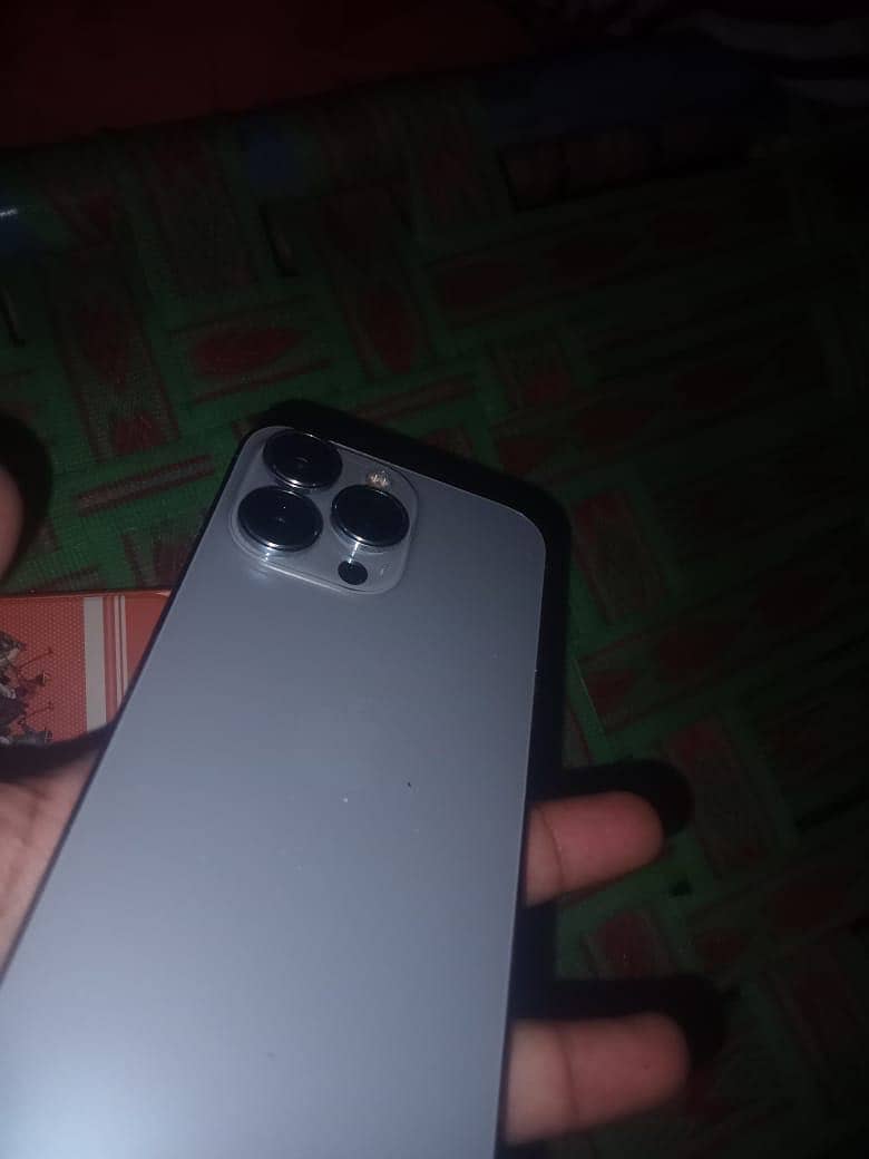 Apple iPhone 13 Pro 0
