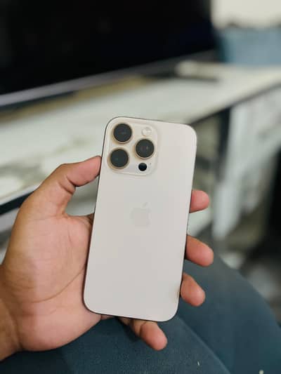 Apple iPhone 16 Pro JV