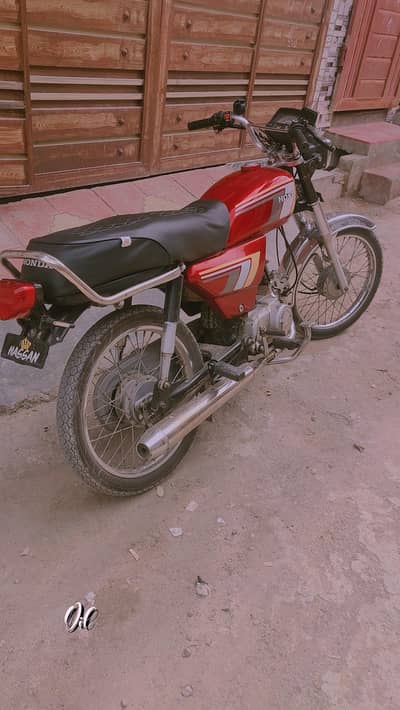 union star hai total bike tayar hai