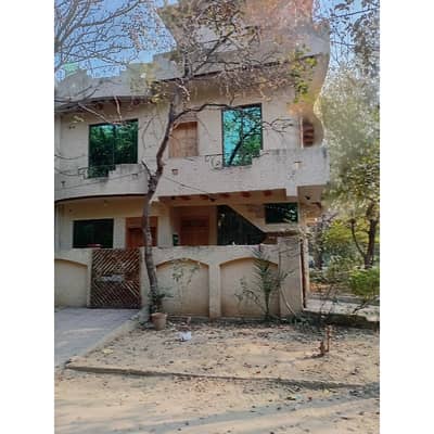 Beautiful Location Corner House For sale In G-11/2
