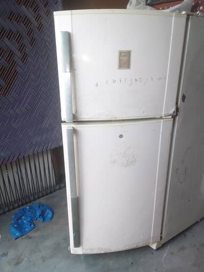Dawlance medium size fridge 0(3)0(0)*7(265)4(84)