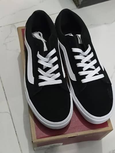 Original Vanz, 43, Brand new