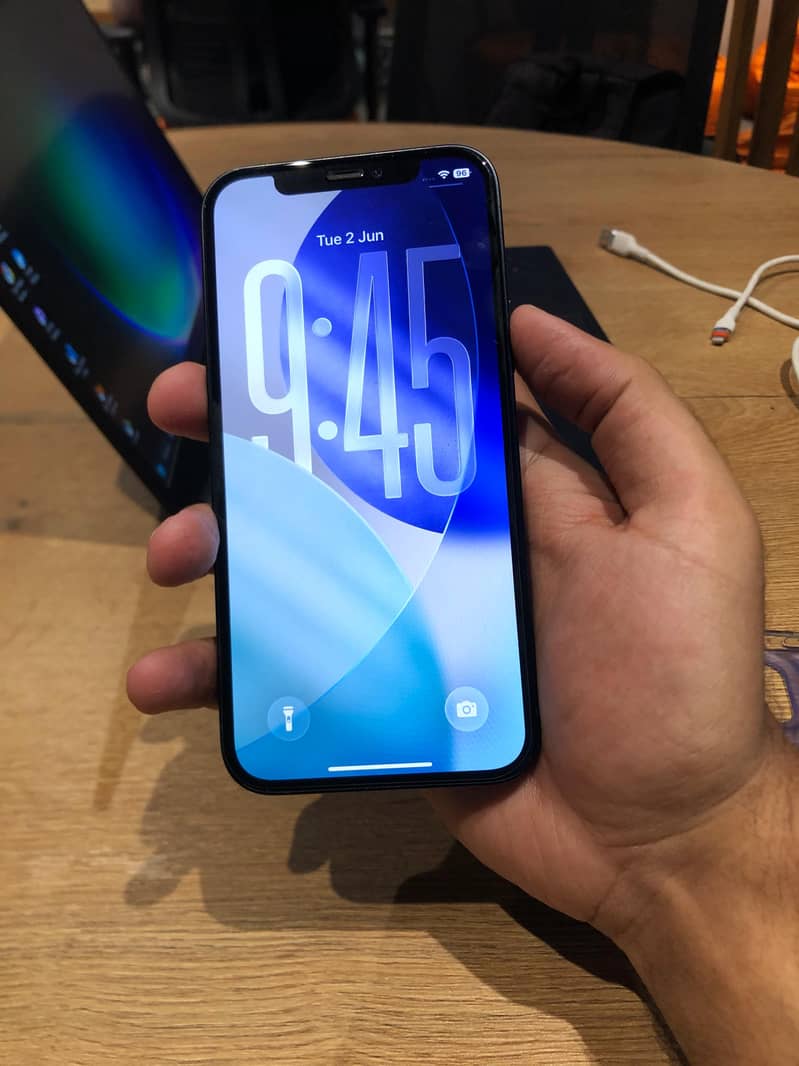 Apple iPhone 12 0