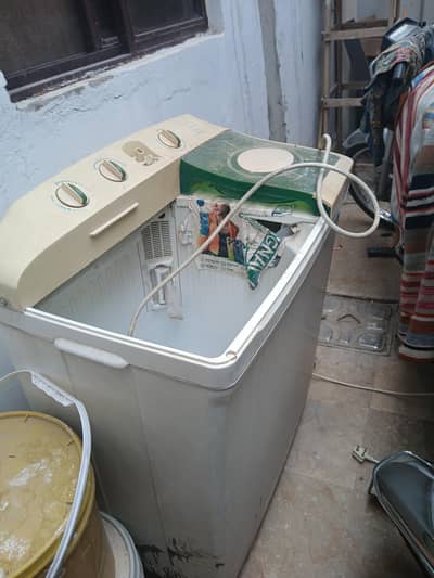 Dawlance washing machine in working condition