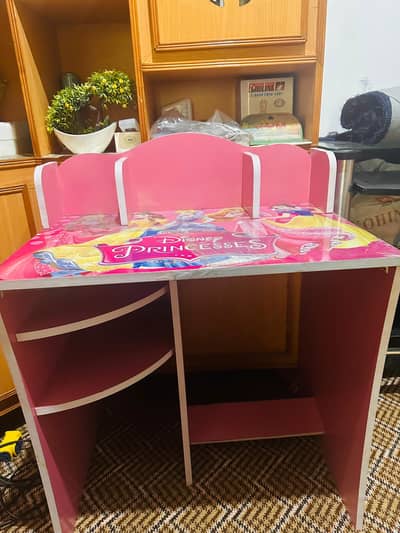 Kids study table with 2 chairs