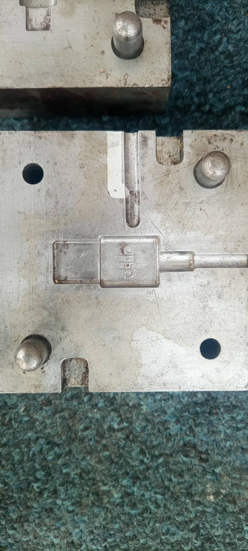 Hand Molding Data Cable machine 9