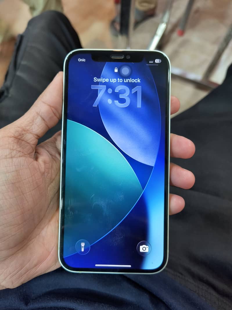 Apple iPhone 12 3