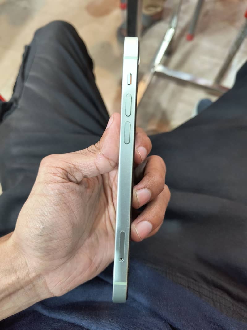 Apple iPhone 12 5